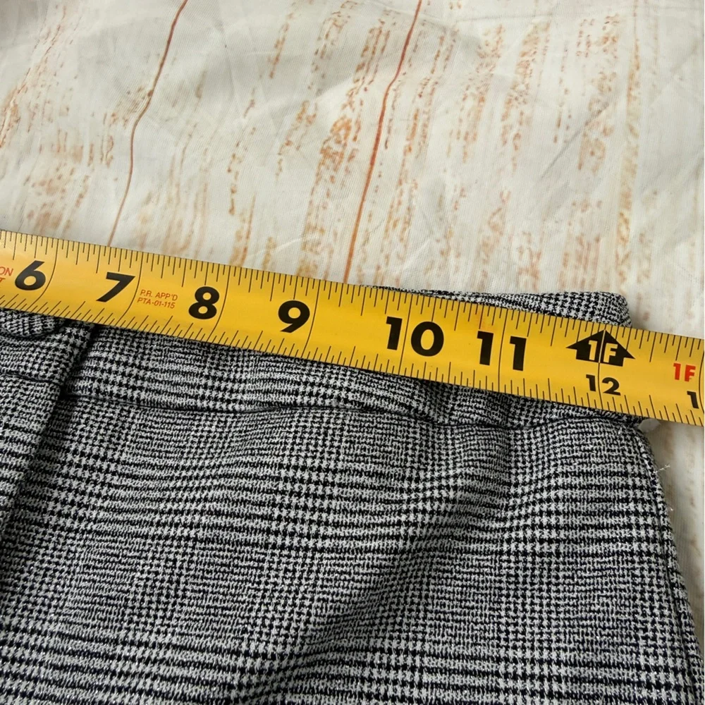 Studio F | Classic Plaid Flared Trousers | Size 4 |‎ Tailored Chic - Picture 6 of 10